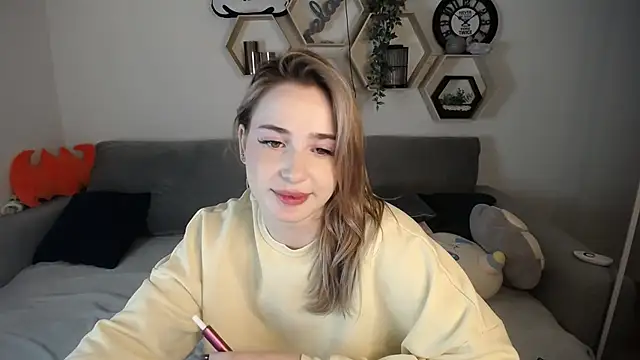 Snapshot of SabrinViolet chatting on December 15, 2024, 12:06 pm SabrinViolet online show from December 15, 2024, 12:06 pm