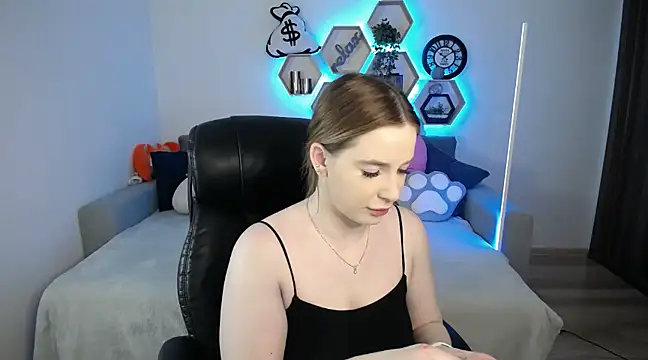 Snapshot of SabrinViolet chatting on February 25, 2025, 9:09 am SabrinViolet online show from February 25, 2025, 9:09 am