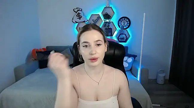 Snapshot of SabrinViolet chatting on March 4, 2025, 9:07 am SabrinViolet online show from March 4, 2025, 9:07 am