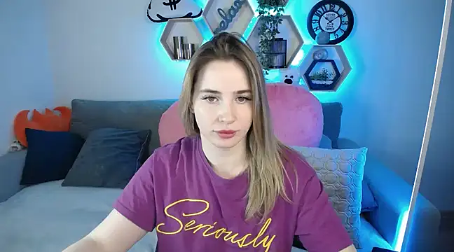 Snapshot of SabrinViolet chatting on March 18, 2025, 12:14 pm SabrinViolet online show from March 18, 2025, 12:14 pm