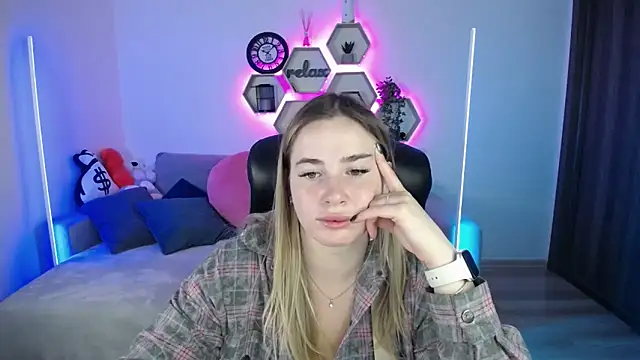 SabrinViolet online show from September 12, 2025, 8:03 am