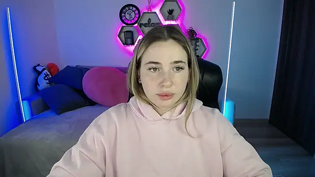 SabrinViolet online show from September 19, 2025, 8:16 am