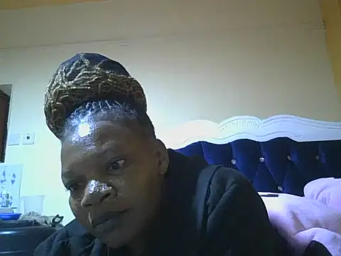 Snapshot of clakemmy250 chatting on December 7, 2024, 8:27 pm clakemmy250 online show from December 7, 2024, 8:27 pm