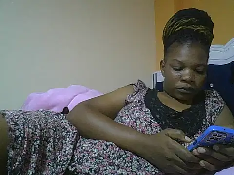 Snapshot of clakemmy250 chatting on January 1, 2025, 6:49 pm clakemmy250 online show from January 1, 2025, 6:49 pm
