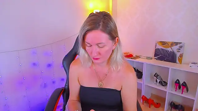 Snapshot of AriFleow chatting on September 23, 2025, 11:46 am AriFleow online show from September 23, 2025, 11:46 am