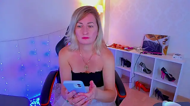 Snapshot of AriFleow chatting on September 26, 2025, 12:09 pm AriFleow online show from September 26, 2025, 12:09 pm