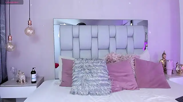 Snapshot of SusanBenett chatting on October 12, 2025, 9:58 pm SusanBenett online show from October 12, 2025, 9:58 pm