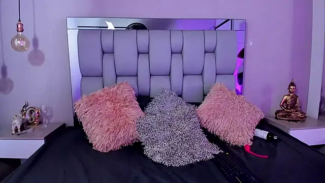 Snapshot of SusanBenett chatting on October 25, 2025, 8:36 pm SusanBenett online show from October 25, 2025, 8:36 pm