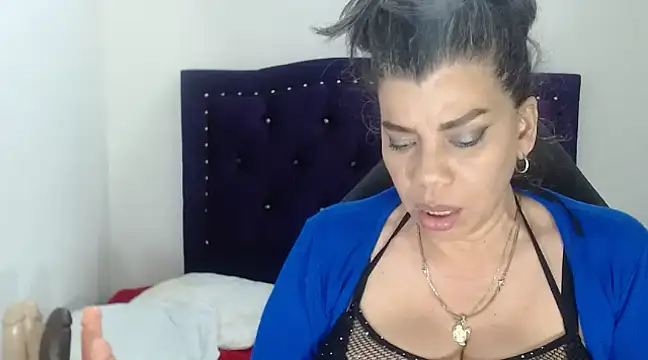 Snapshot of vikyadams chatting on February 12, 2025, 2:03 am vikyadams online show from February 12, 2025, 2:03 am