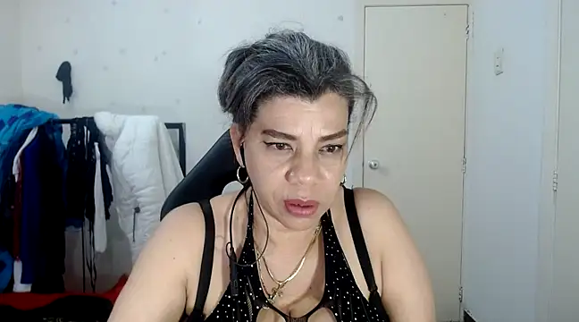 Snapshot of vikyadams chatting on February 25, 2025, 6:36 am vikyadams online show from February 25, 2025, 6:36 am