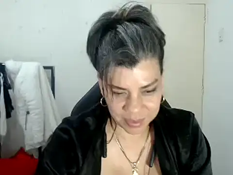 Snapshot of vikyadams chatting on February 25, 2025, 1:50 pm vikyadams online show from February 25, 2025, 1:50 pm