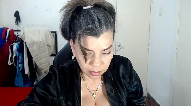 Snapshot of vikyadams chatting on February 26, 2025, 8:33 pm vikyadams online show from February 26, 2025, 8:33 pm