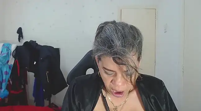Snapshot of vikyadams chatting on March 5, 2025, 10:22 am vikyadams online show from March 5, 2025, 10:22 am