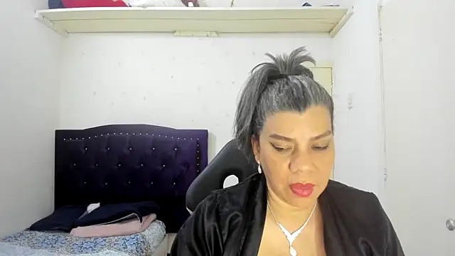 Snapshot of vikyadams chatting on September 9, 2025, 4:01 am vikyadams online show from September 9, 2025, 4:01 am