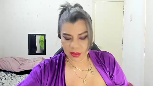 vikyadams online show from November 25, 2025, 4:40 pm