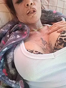 Snapshot of vampvanna23 chatting on April 6, 2026, 4:19 pm vampvanna23 online show from April 6, 2026, 4:19 pm