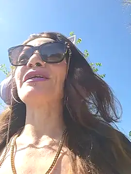 Snapshot of vampvanna23 chatting on April 20, 2026, 8:50 am vampvanna23 online show from April 20, 2026, 8:50 am