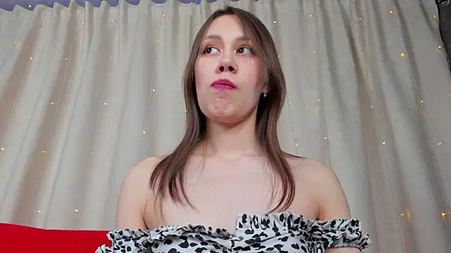 Snapshot of SofiaSolar chatting on March 5, 2025, 11:38 am SofiaSolar online show from March 5, 2025, 11:38 am