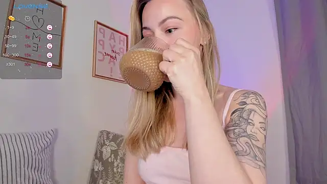 damn cutie online show from October 17, 2025, 4:53 pm