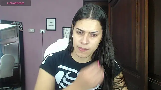 Snapshot of Luciana_Ortiz1 chatting on February 8, 2025, 2:38 pm Luciana Ortiz1 online show from February 8, 2025, 2:38 pm