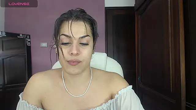 Snapshot of Luciana_Ortiz1 chatting on February 28, 2025, 3:48 pm Luciana Ortiz1 online show from February 28, 2025, 3:48 pm