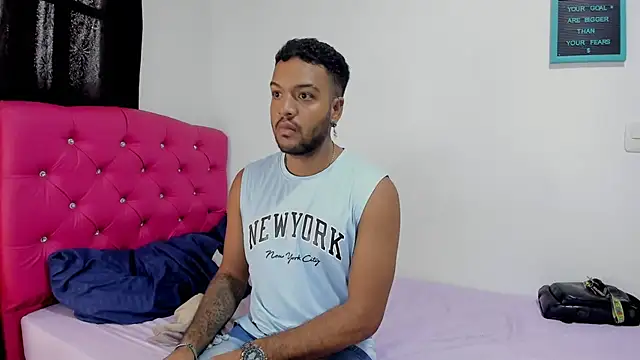 Snapshot of katia__dann chatting on December 13, 2024, 8:58 pm katia dann online show from December 13, 2024, 8:58 pm