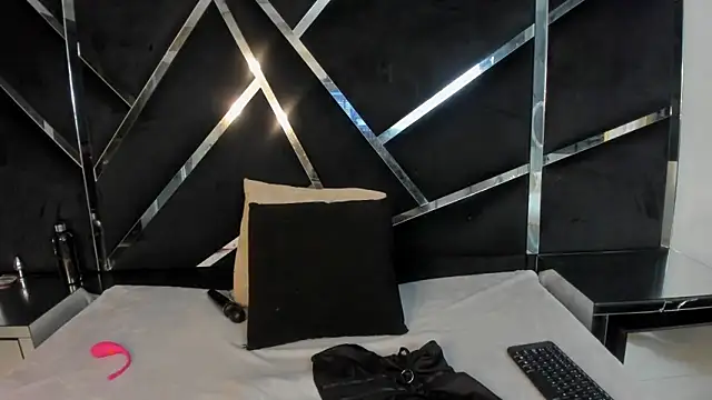 Ivanna18 x online show from November 20, 2025, 4:12 am