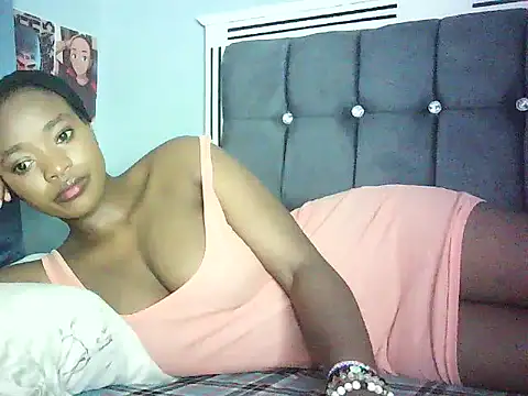 Snapshot of Cryaluna chatting on March 30, 2026, 9:21 am Cryaluna online show from March 30, 2026, 9:21 am