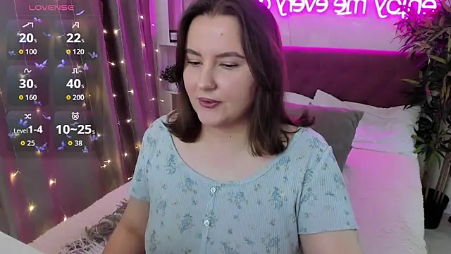 FeralPeach online show from December 20, 2025, 5:58 am