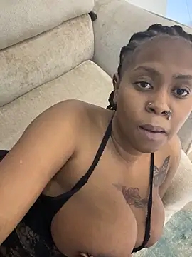 Snapshot of Rose_berry chatting on October 10, 2025, 7:13 pm Rose berry online show from October 10, 2025, 7:13 pm