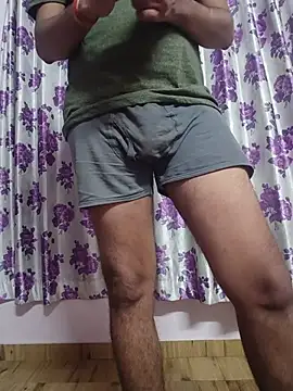 Snapshot of Collegeboywithbigweapan21 chatting on July 19, 2026, 4:54 pm Collegeboywithbigweapan21 online show from July 19, 2026, 4:54 pm