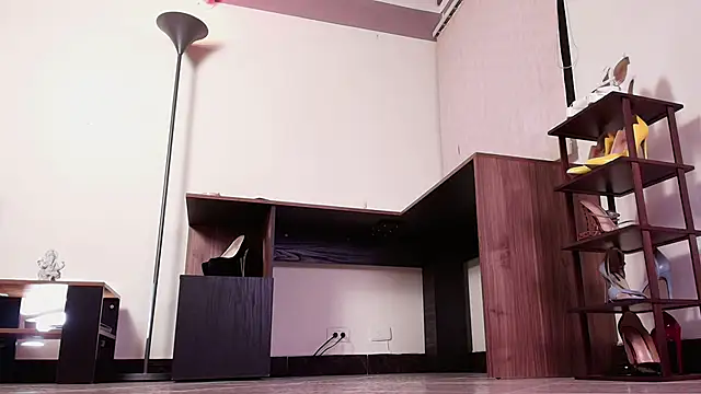 missmabelle online show from December 17, 2025, 3:12 am