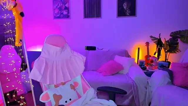 Alyssa Smitt online show from October 21, 2025, 6:52 pm