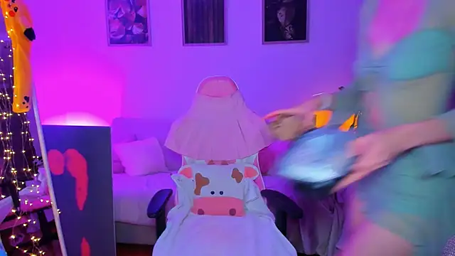 Alyssa Smitt online show from October 27, 2025, 6:45 pm