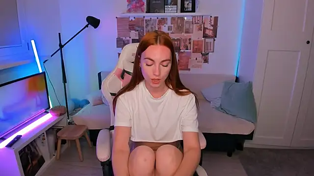 Mia Madden online show from April 26, 2026, 2:20 am