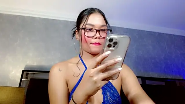 Snapshot of JasmineMoore chatting on March 5, 2026, 10:17 pm JasmineMoore online show from March 5, 2026, 10:17 pm