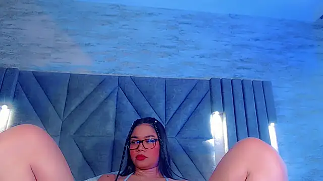 JasmineMoore online show from June 19, 2026, 9:29 pm