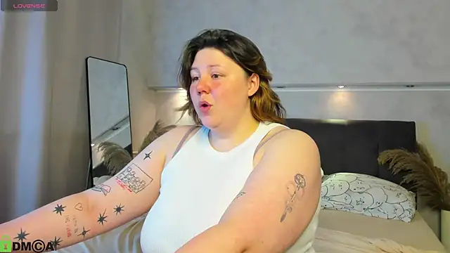 Snapshot of Ruth_Oliver chatting on July 3, 2026, 1:12 am Ruth Oliver online show from July 3, 2026, 1:12 am
