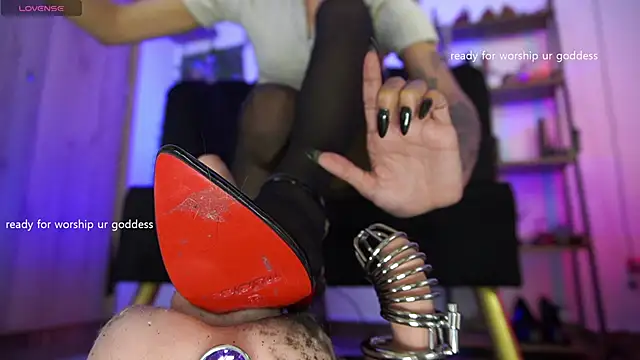 MissKorah online show from November 30, 2025, 10:58 pm