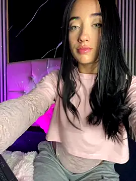 Snapshot of Ady_18 chatting on October 2, 2025, 7:21 pm Ady 18 online show from October 2, 2025, 7:21 pm