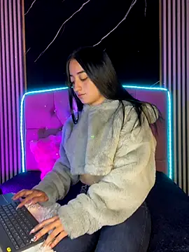 Snapshot of Ady_18 chatting on October 6, 2025, 7:00 pm Ady 18 online show from October 6, 2025, 7:00 pm