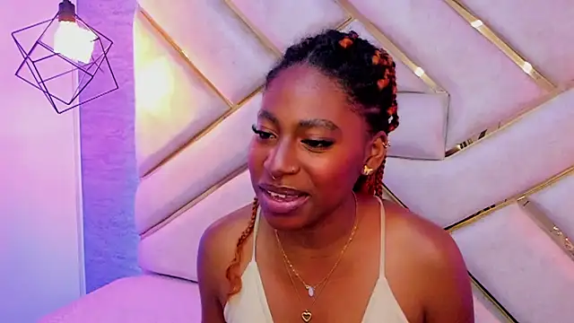 Snapshot of Queen_perla_ chatting on December 3, 2024, 3:00 pm Queen perla online show from December 3, 2024, 3:00 pm