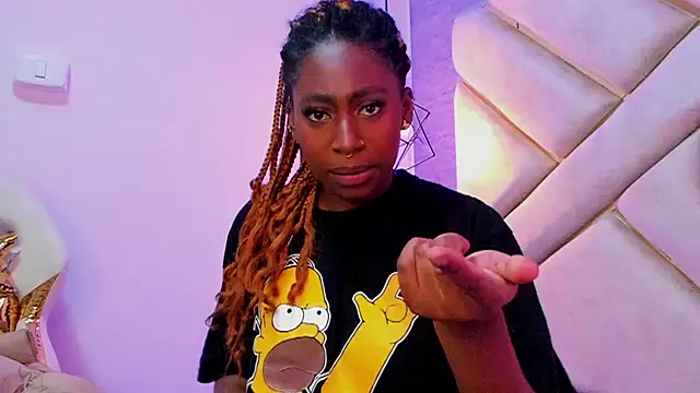 Snapshot of Queen_perla_ chatting on December 5, 2024, 3:06 pm Queen perla online show from December 5, 2024, 3:06 pm