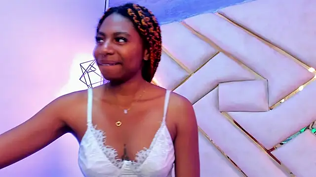 Snapshot of Queen_perla_ chatting on December 6, 2024, 12:16 pm Queen perla online show from December 6, 2024, 12:16 pm