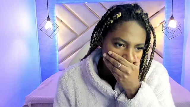 Snapshot of Queen_perla_ chatting on January 7, 2025, 11:26 am Queen perla online show from January 7, 2025, 11:26 am