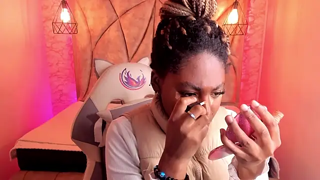 Snapshot of Queen_perla_ chatting on February 1, 2025, 12:37 pm Queen perla online show from February 1, 2025, 12:37 pm