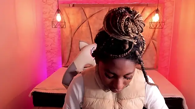 Snapshot of Queen_perla_ chatting on February 2, 2025, 3:10 am Queen perla online show from February 2, 2025, 3:10 am