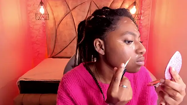 Snapshot of Queen_perla_ chatting on February 20, 2025, 12:36 pm Queen perla online show from February 20, 2025, 12:36 pm