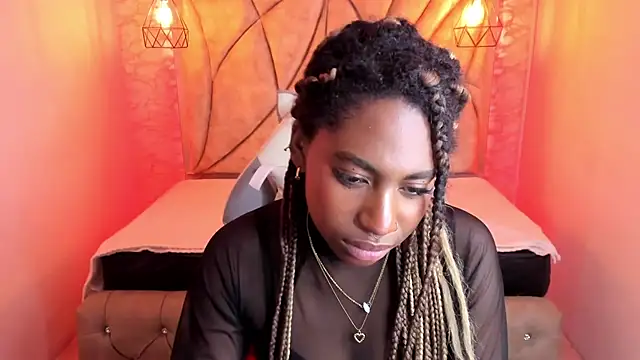 Snapshot of Queen_perla_ chatting on February 21, 2025, 3:54 pm Queen perla online show from February 21, 2025, 3:54 pm