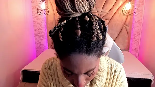 Snapshot of Queen_perla_ chatting on February 23, 2025, 3:02 am Queen perla online show from February 23, 2025, 3:02 am